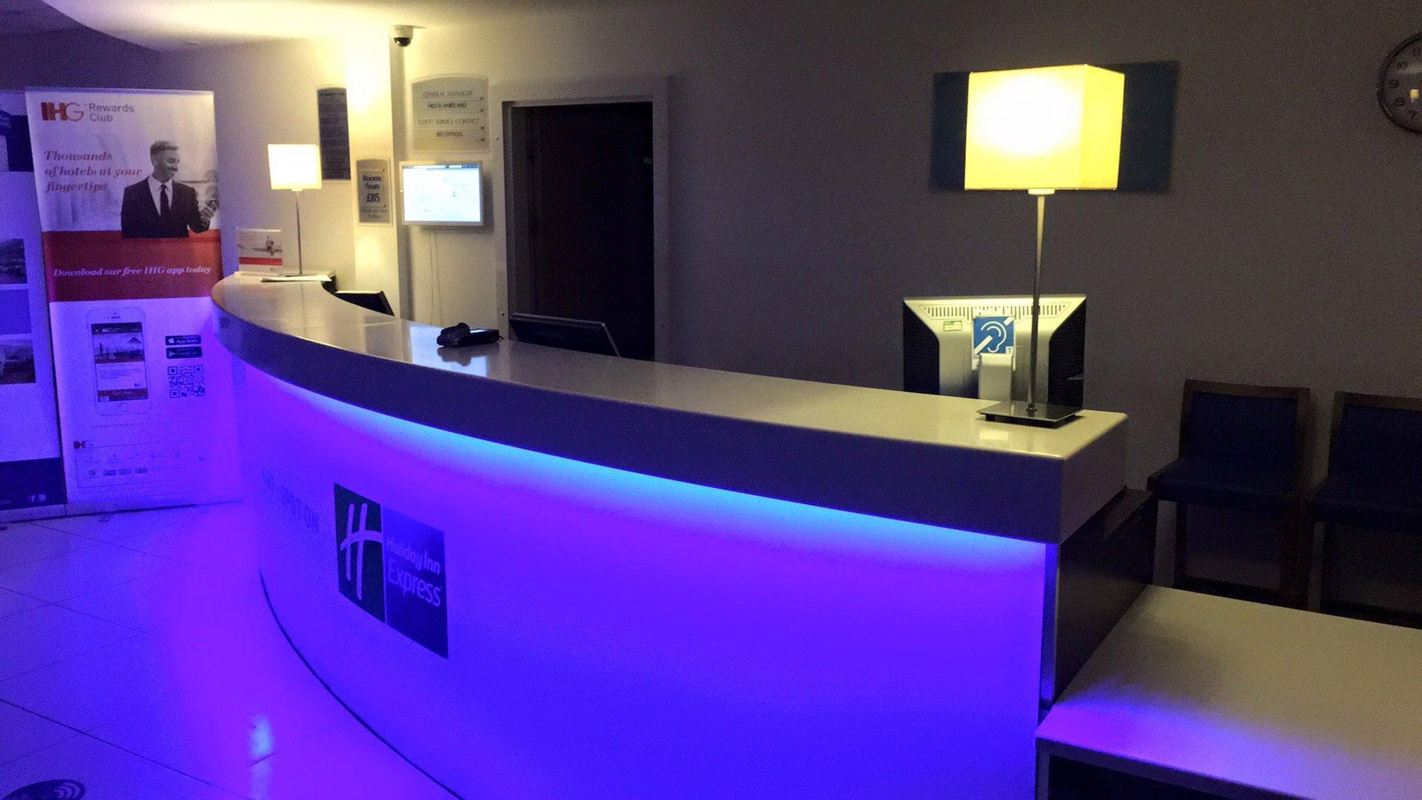 Holiday Inn Express Nuneaton By Ihg Exterior foto