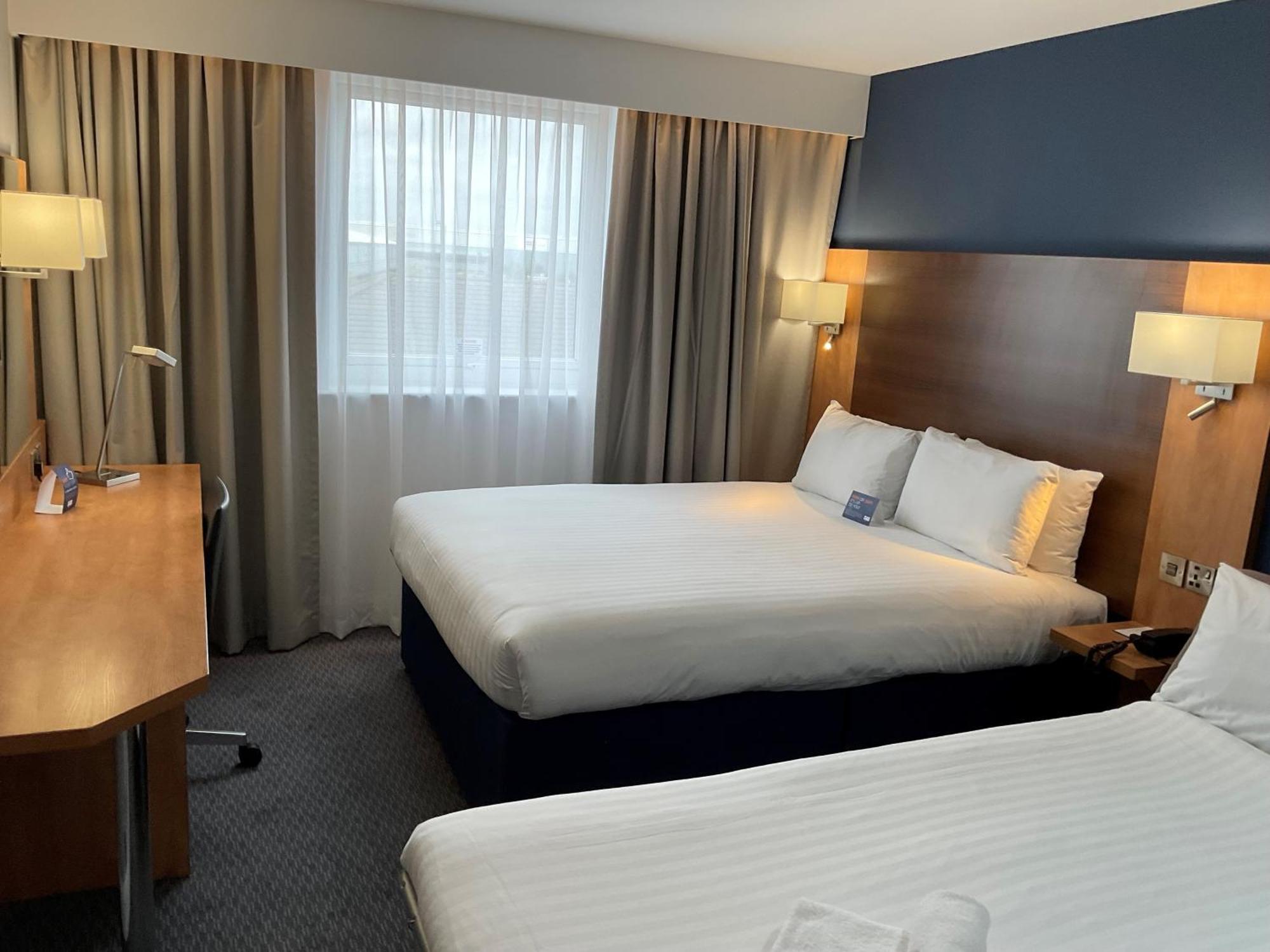 Holiday Inn Express Nuneaton By Ihg Exterior foto