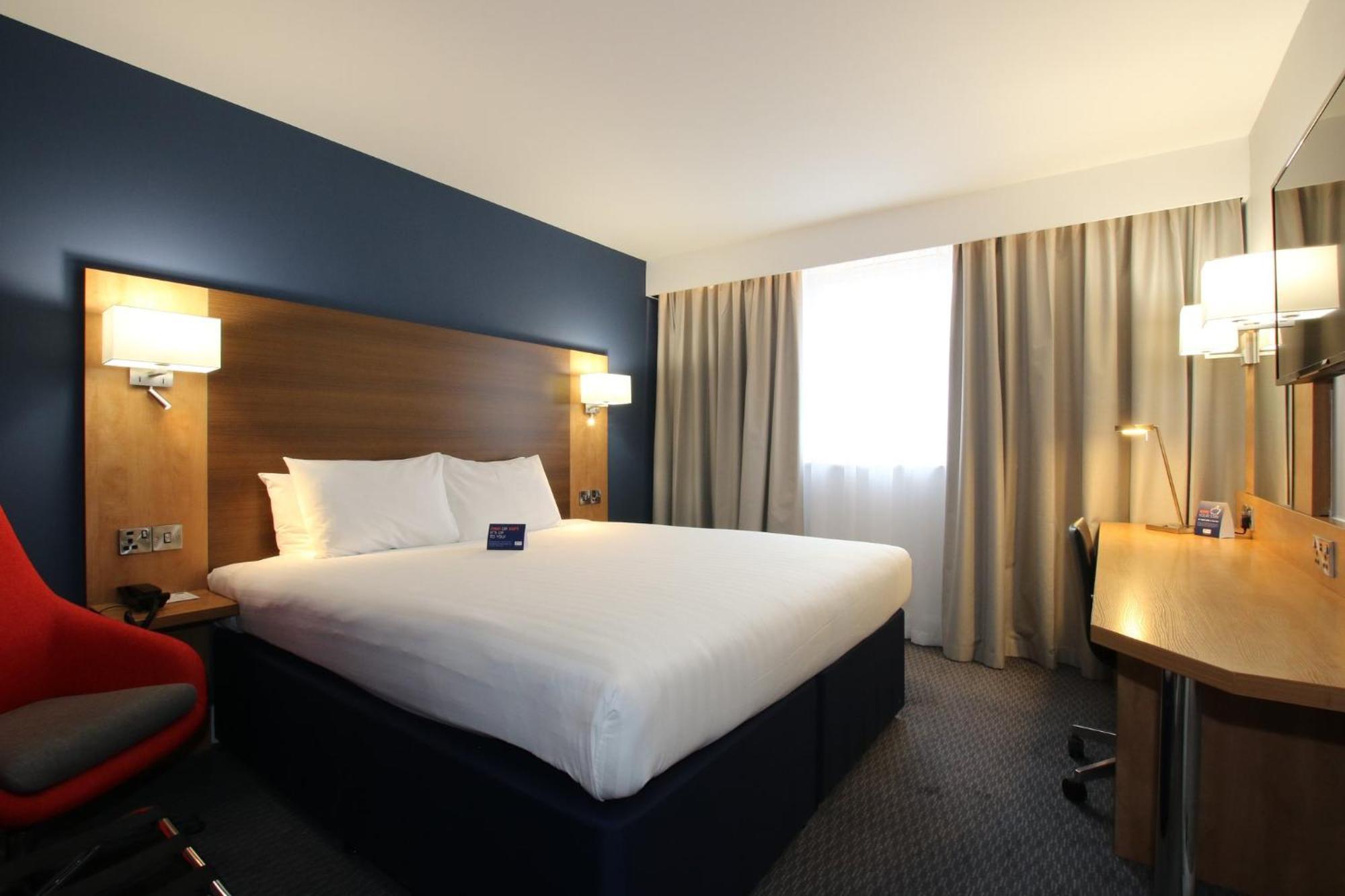 Holiday Inn Express Nuneaton By Ihg Exterior foto