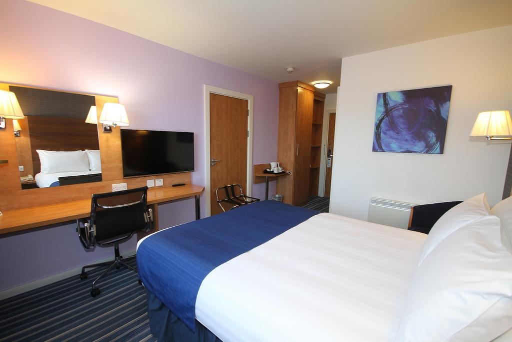 Holiday Inn Express Nuneaton By Ihg Exterior foto